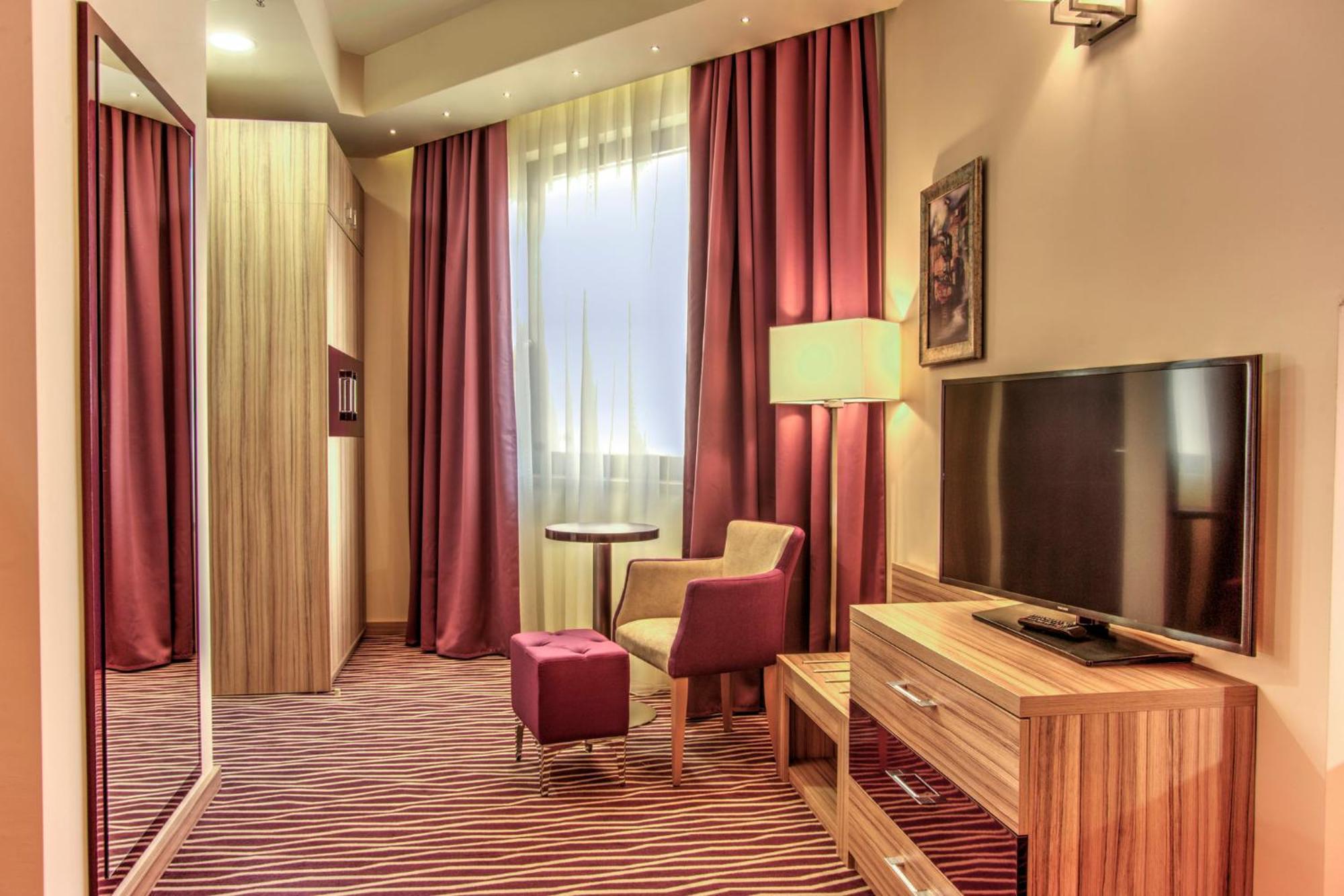 Holiday Inn Plovdiv By Ihg Zewnętrze zdjęcie