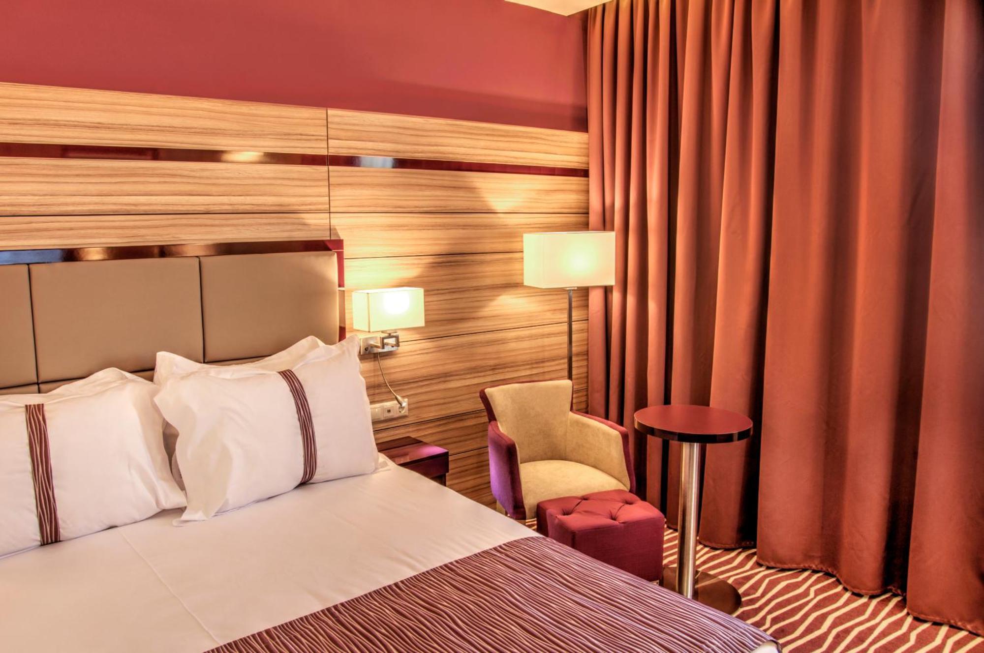 Holiday Inn Plovdiv By Ihg Zewnętrze zdjęcie