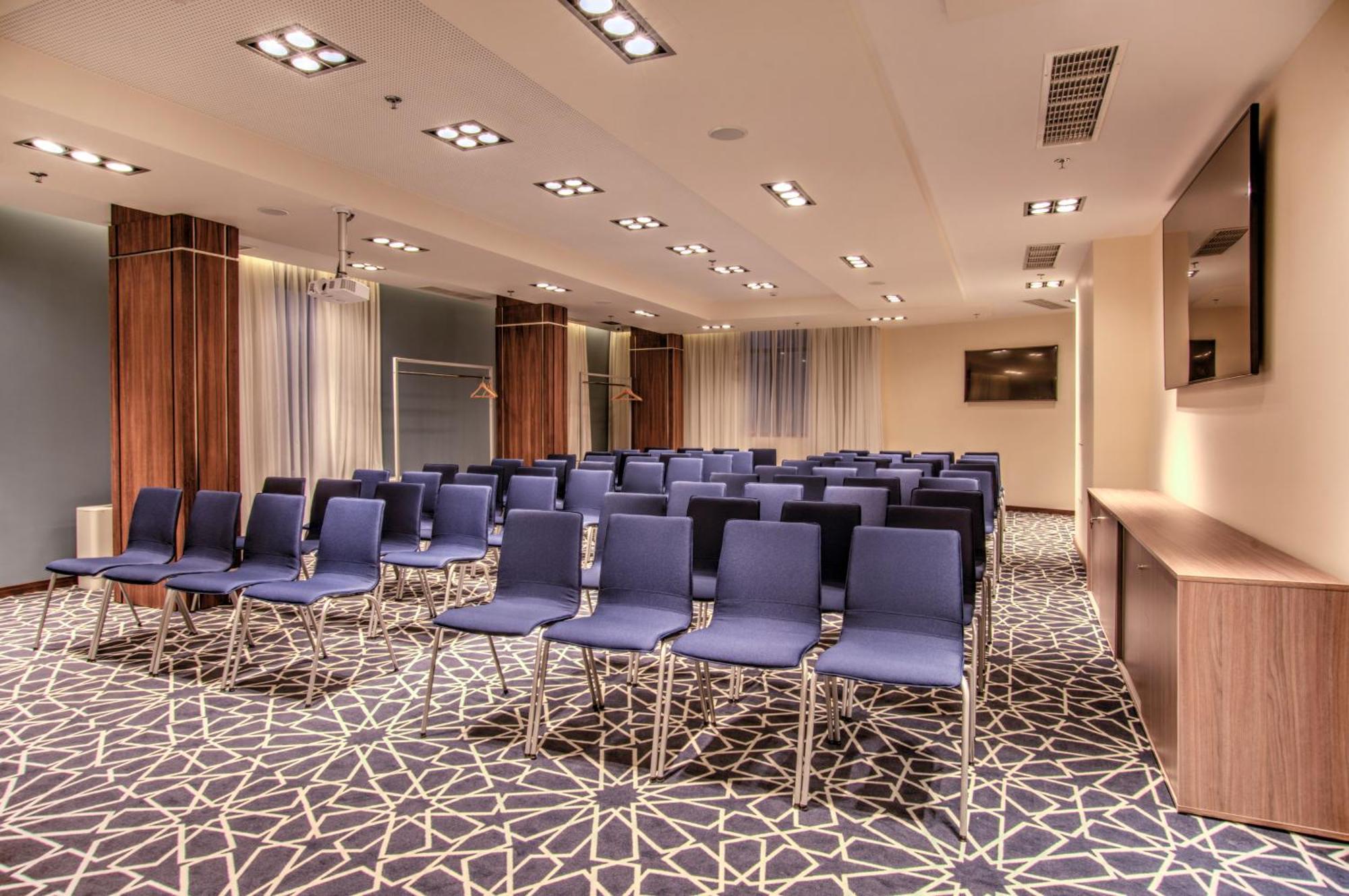 Holiday Inn Plovdiv By Ihg Zewnętrze zdjęcie